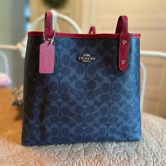 Coach reversible flag signature C Tote with Pouch - Picture 11 of 15